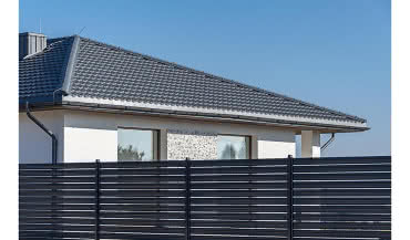 Co przemawia za wyborem ogrodzenia metalowego?