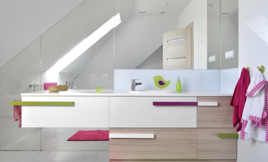 Jak urządzić łazienkę na poddaszu?