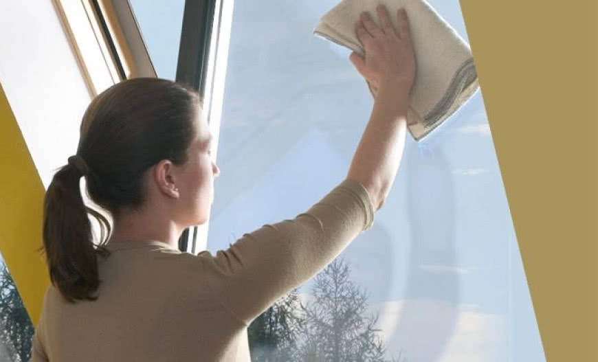 Jak myć okna dachowe? Radzą eksperci