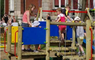 Ursa współfinansowała budowę placu zabaw