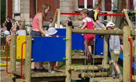 Ursa współfinansowała budowę placu zabaw