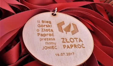 Ponad 200 biegaczy na trasie II Biegu Górskiego o Złotą Paproć prezesa firmy JONIEC