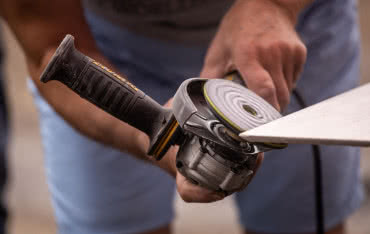 Wykańczanie płyt wielkoformatowych