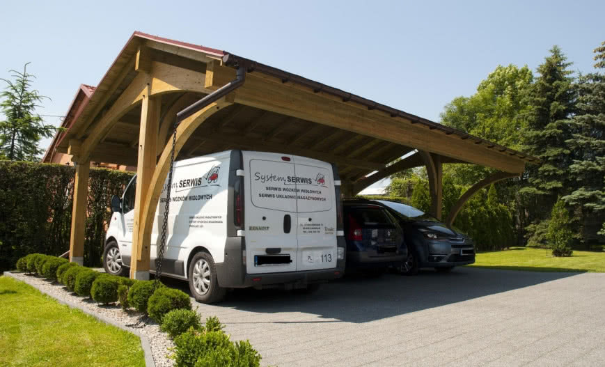 Wiata garażowa: drewniana, metalowa czy poliwęglanowa? Podpowiadamy!