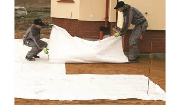 Na czym polega montaż płyt tarasowych "na sucho" i na wspornikach?