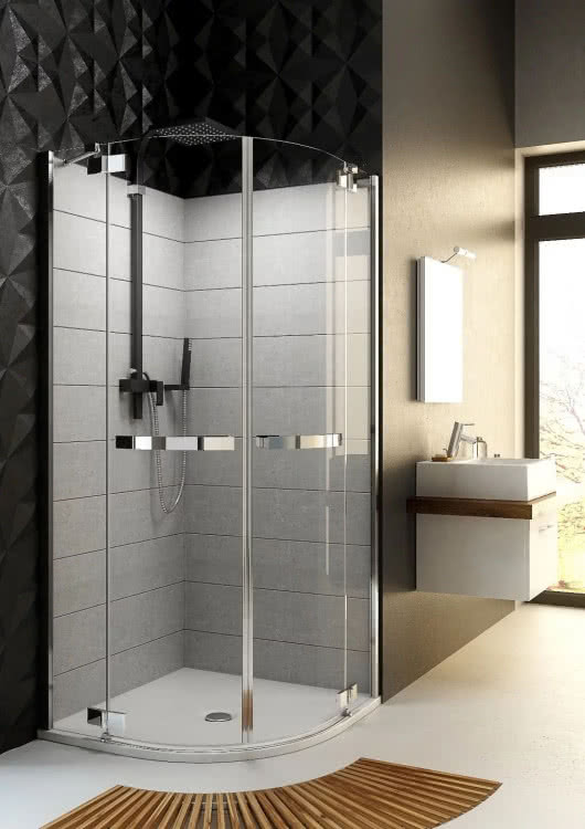 W okolicach prysznica czy wanny, hydroizolacja powinna sięgać przynajmniej na wysokość punktu zawieszenie słuchawki
