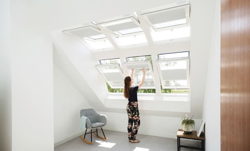Nowoczesna lukarna FAKRO w domu z lat 80-tych