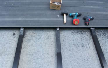 Jak prawidłowo wykonać montaż tarasu z desek kompozytowych?