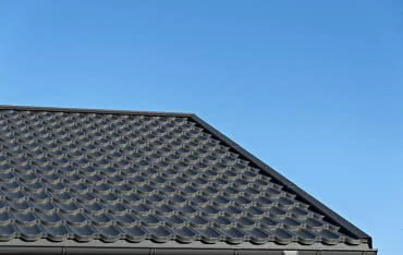 Czy blachodachówka jest lepsza od dachówki ceramicznej?