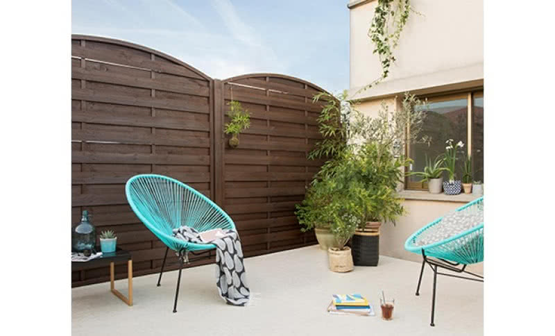 Jakimi preparatami zabezpiecza się drewniane ogrodzenia?