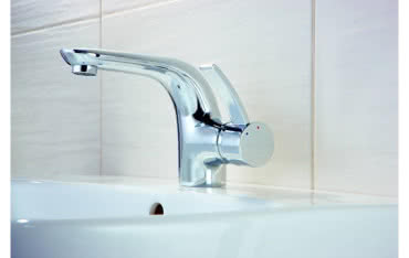 Chrom czy patyna. Jak dobrać baterię do wystroju wnętrza?