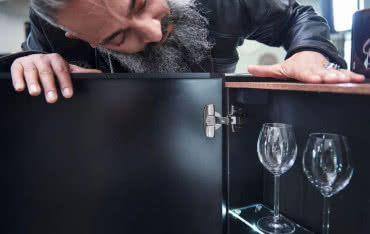 Modyfikacja mebli we własnym zakresie. Jakie prace i narzędzia?