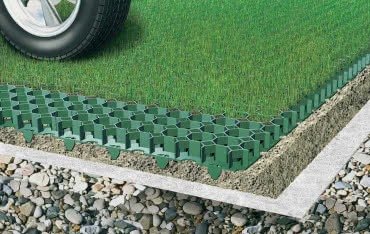 Jak zamontować kraty trawnikowe i kiedy posiać trawę?