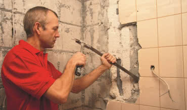 Renowacja łazienki. Prace początkowe