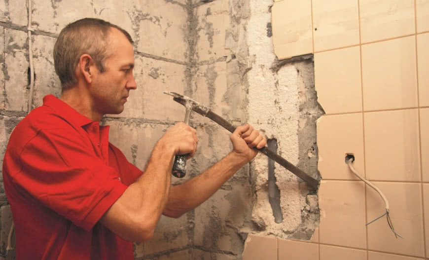 Renowacja łazienki. Prace początkowe