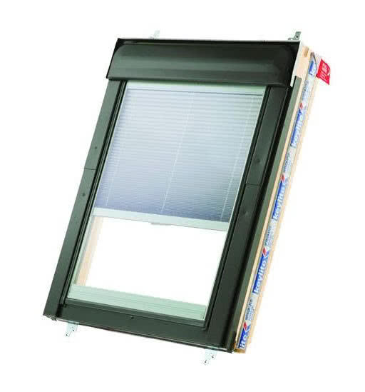 Okno obrotowe z żaluzją wewnątrz szyby