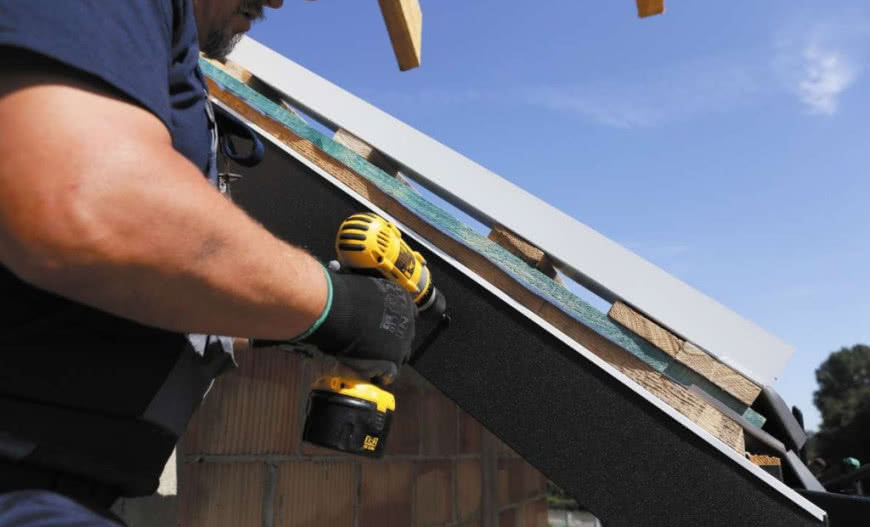 Wiatrownica – niezbędny element dachu. Chroni przed wiatrem i deszczem