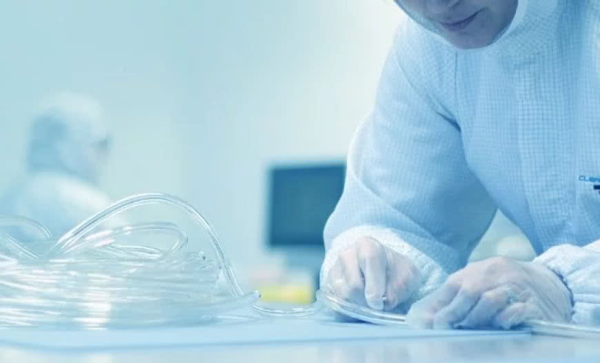 Konfekcjonowanie węży Tubes International w Strefie Czystej CLEANROOM