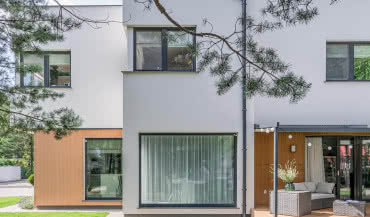 Prawidłowe rozmieszczenie okien w domu - gwarancją mniejszego zużycia energii