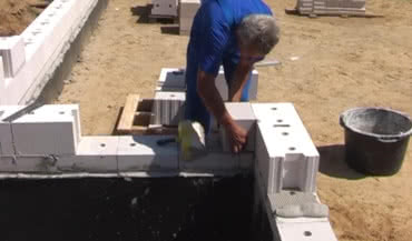 Jak wykonać narożniki w ścianie z bloczków Silka?