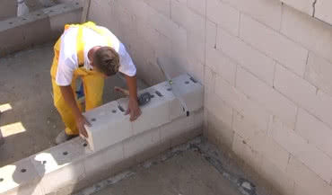 Jak wykonać ściany wewnętrzne z bloczków Silka?