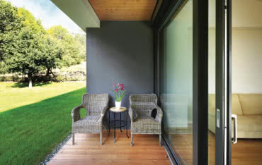 Jak zabezpieczyć okna i drzwi balkonowe przed włamaniem?