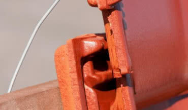 Trwałość dachu a silne wiatry