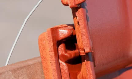 Trwałość dachu a silne wiatry