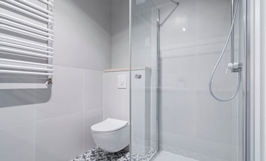 Jak zamontować stelaż podtynkowy? Przewodnik krok po kroku