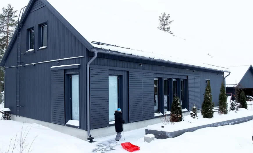 Zabezpieczenia przeciwśniegowe – ochrona domu przed osuwającym się śniegiem