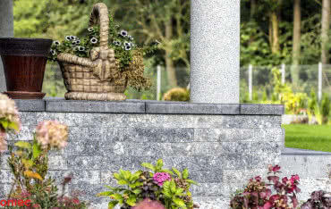 Jak zabezpieczyć beton przed wilgocią i glonami? Rola impregnacji hydrofobowej
