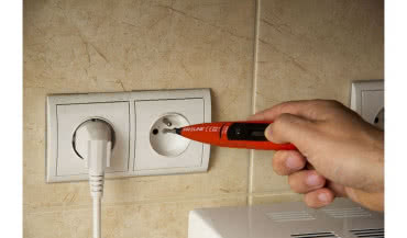 Jak prawidłowo i bezpiecznie wymienić gniazdko?