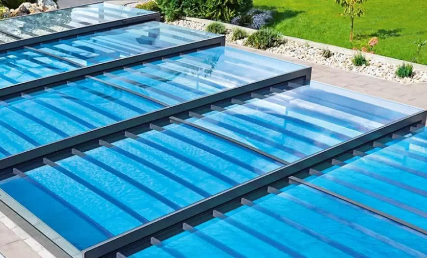 Zadaszenie basenu Champion marki Alukov