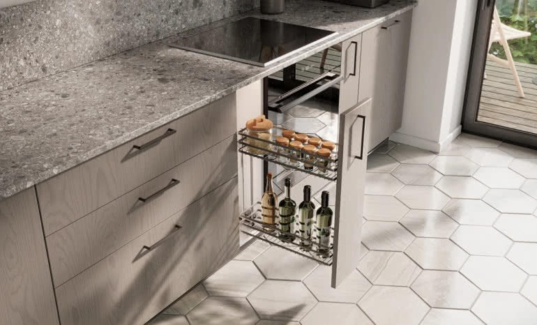 Cargo MOVIX w kuchni: koniec z bałaganem w szafkach dolnych
