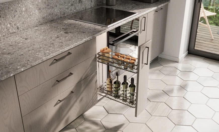 Cargo MOVIX w kuchni: koniec z bałaganem w szafkach dolnych