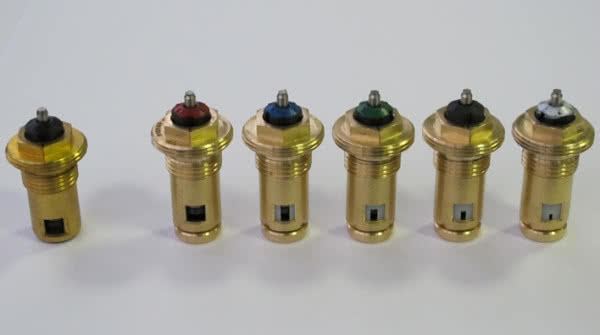 Wkładki zaworowe w grzejnikach