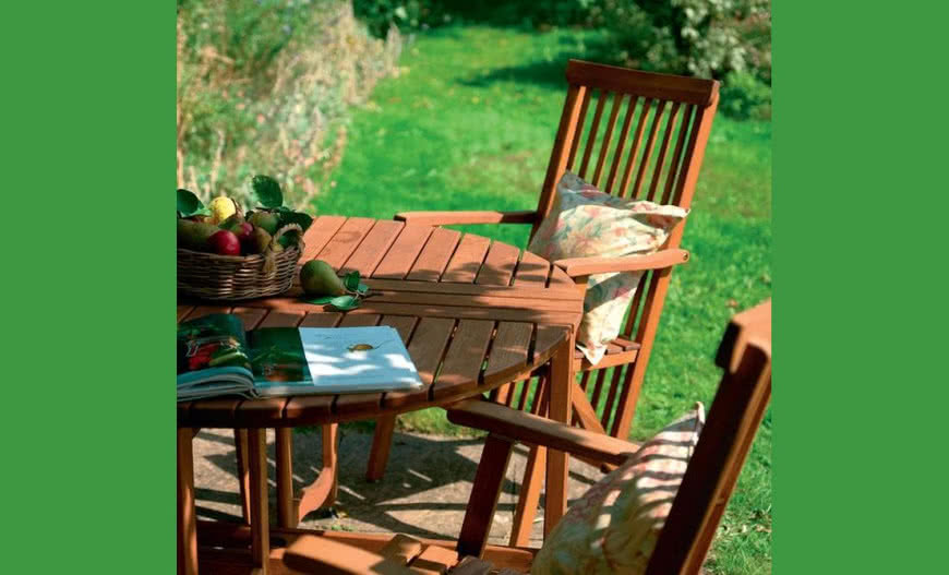 Co szkodzi drewnu w ogrodzie?