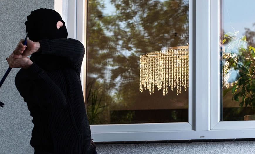 Jak chronić mieszkanie/dom przed włamaniem? Dobór okien, drzwi i innych elementów