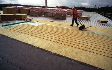 Izolacja dachu płaskiego. O czym powinien pamiętać każdy wykonawca?