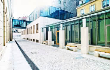 Profile aluminiowe Reynaers w nowym budynku Instytutu Historii Uniwersytetu Warszawskiego