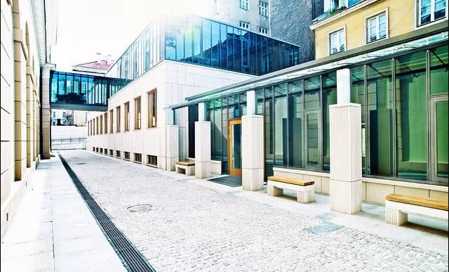 Profile aluminiowe Reynaers w nowym budynku Instytutu Historii Uniwersytetu Warszawskiego