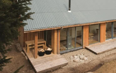 Dachy z azbestu. Jak je usunąć i czym je zastąpić?