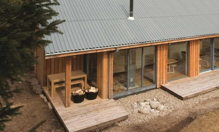 Dachy z azbestu. Jak je usunąć i czym je zastąpić?