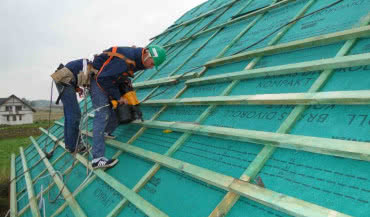 Jak pozyskać i utrzymać przy sobie inwestora? Poradnik dekarza