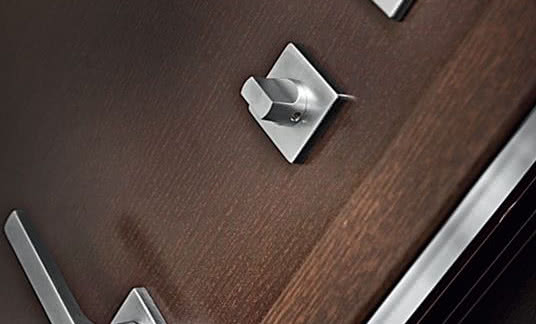 Drzwi wejściowe o zwiększonej odporności na włamanie