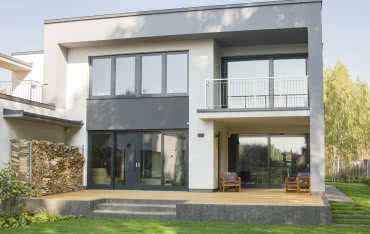 Dlaczego warto wybrać okna drewniano-aluminiowe?