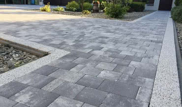 Jak urządzić ogród na długiej i wąskiej działce?