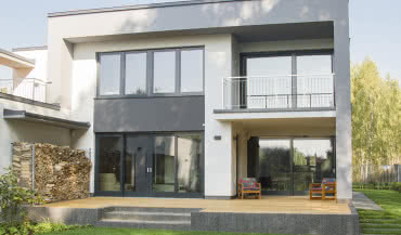 Dlaczego warto wybrać okna drewniano-aluminiowe?