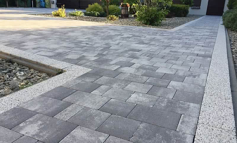 Jak urządzić ogród na długiej i wąskiej działce?