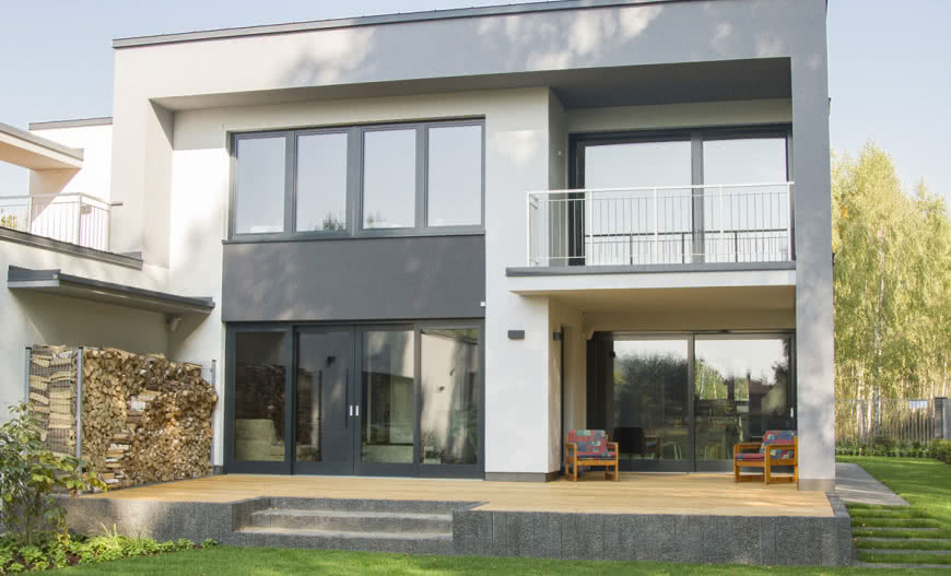 Dlaczego warto wybrać okna drewniano-aluminiowe?